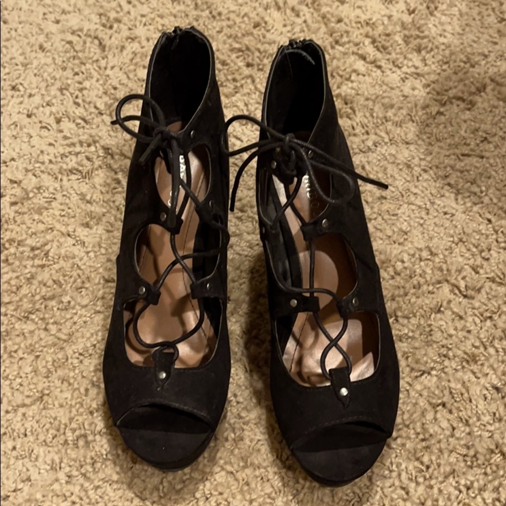 Black lace up wedge